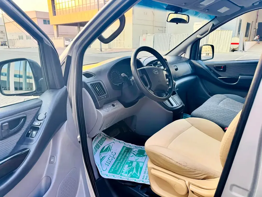 HYUNDAI H1. 2018 MODEL. GCC. GOOD Condition. - Image 7