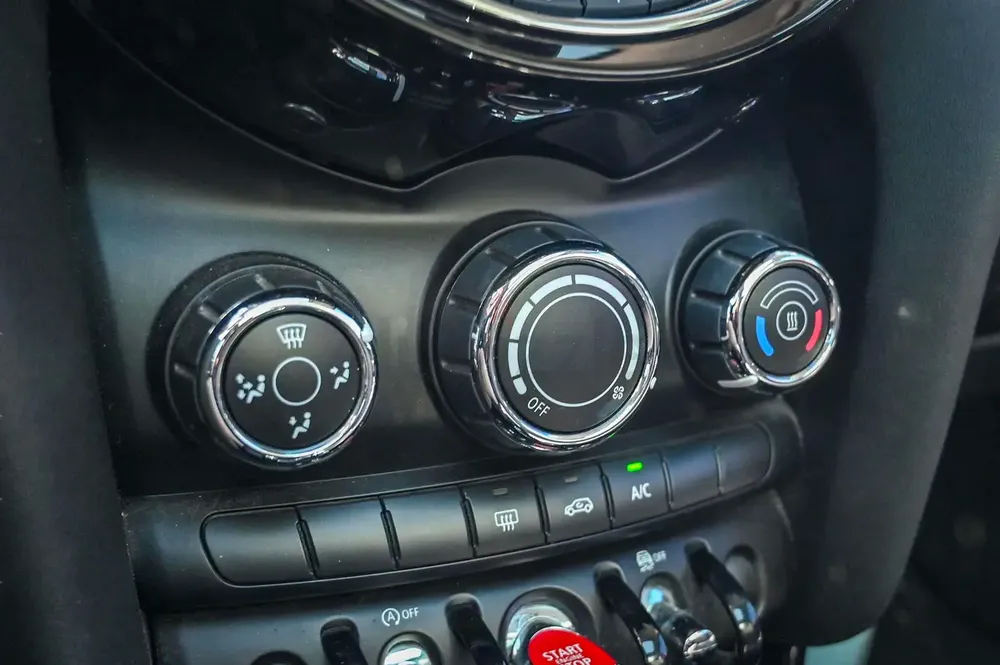 AED 759/month | 2020 MINI Cooper Cooper | GCC Specs | Ref#407985 - Image 14