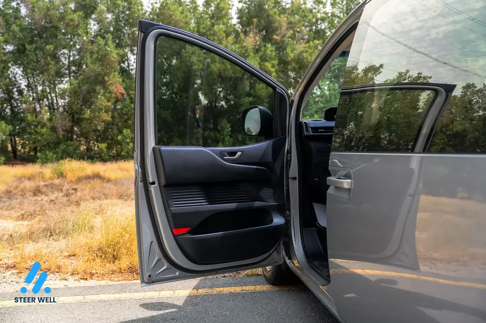 2023 Hyundai Staria Premium - GCC Specs - Like New! - Image 10
