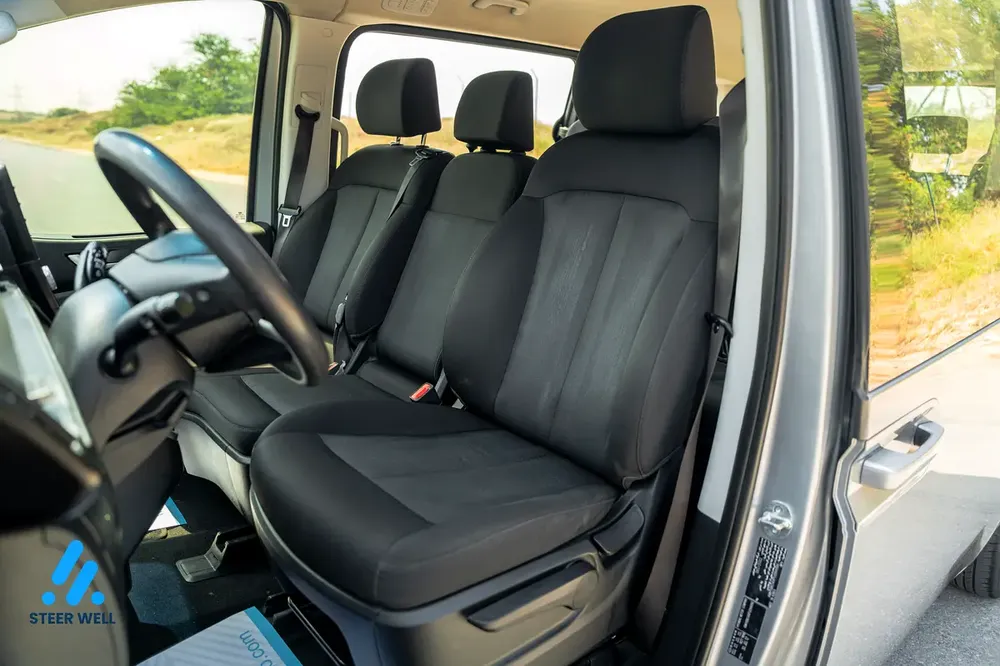2023 Hyundai Staria Premium - GCC Specs - Like New! - Image 13