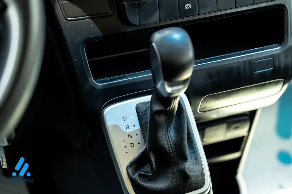 2023 Hyundai Staria Premium - GCC Specs - Like New! - Image 15