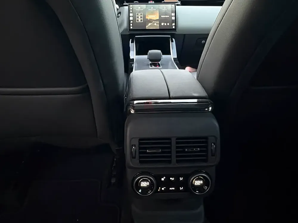 2024 Range Rover Velar R-Dynamic SE - GCC Specs | Excellent Condition | 11K Kms - Image 13