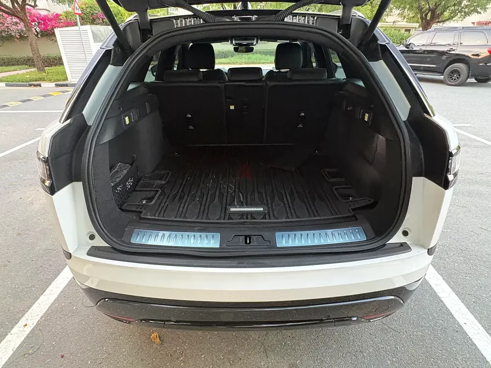 2024 Range Rover Velar R-Dynamic SE - GCC Specs | Excellent Condition | 11K Kms - Image 15
