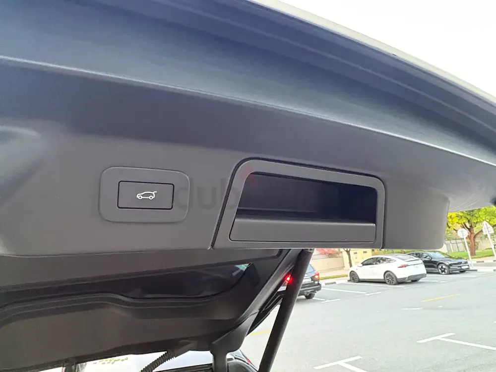 2024 Range Rover Velar R-Dynamic SE - GCC Specs | Excellent Condition | 11K Kms - Image 17