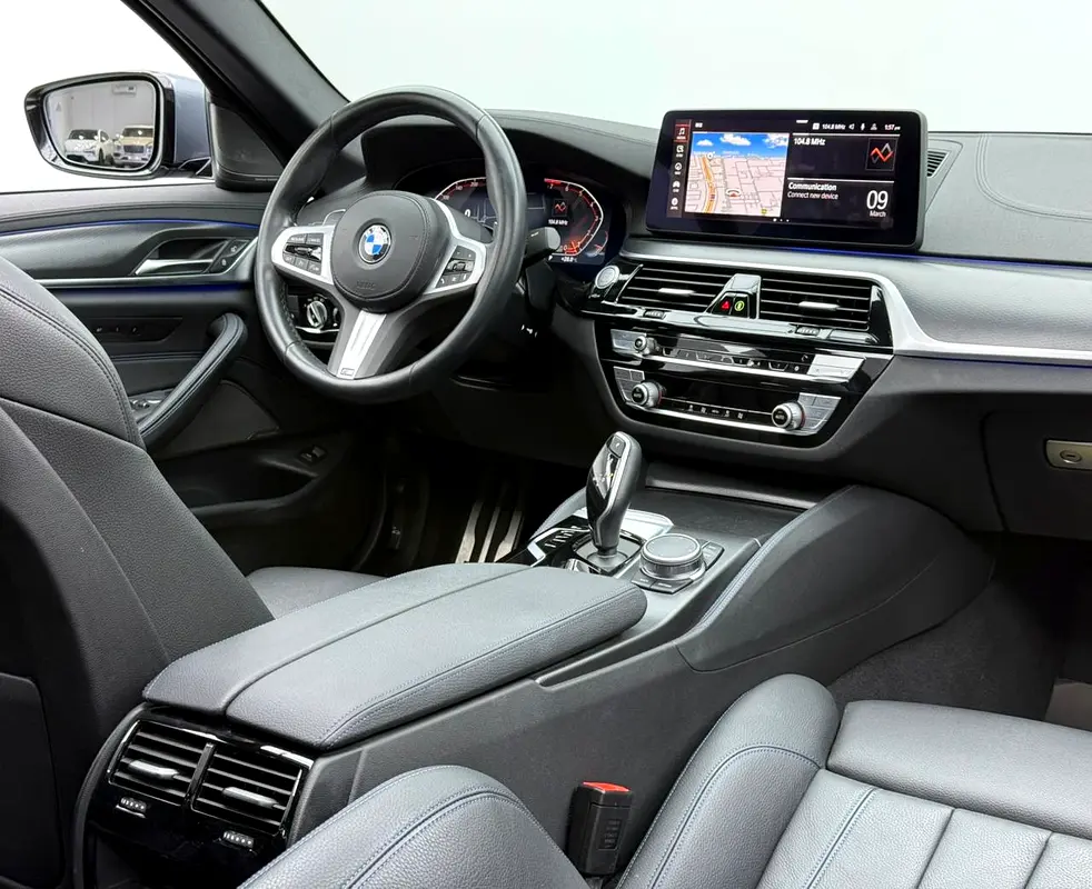2023 BMW 530i M-Sport, 2027 BMW Warranty + Service Pack, Full BMW Service History, Low Km, GCC - Image 11