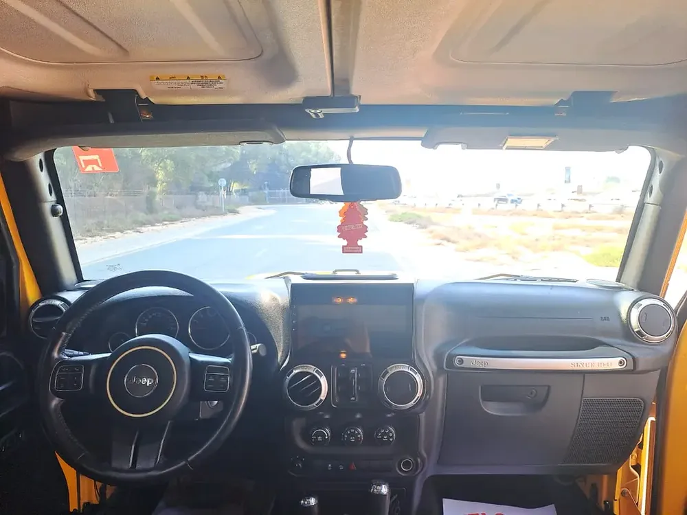 JEEP WRANGLER RUBICON 2015 GCC FULL OPTION NO ACCIDENT VERY CLEAN - Image 15