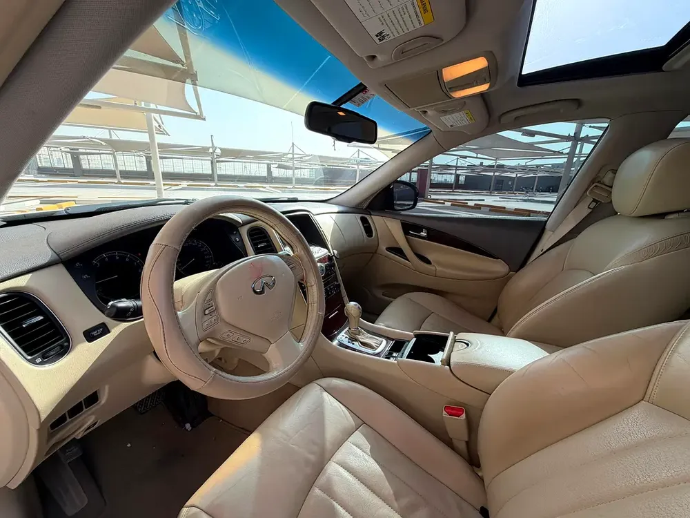 Infiniti QX50 Luxury 2015 GCC Specs - No Accidents - Mint Condition - Image 5