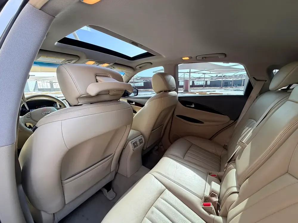 Infiniti QX50 Luxury 2015 GCC Specs - No Accidents - Mint Condition - Image 6