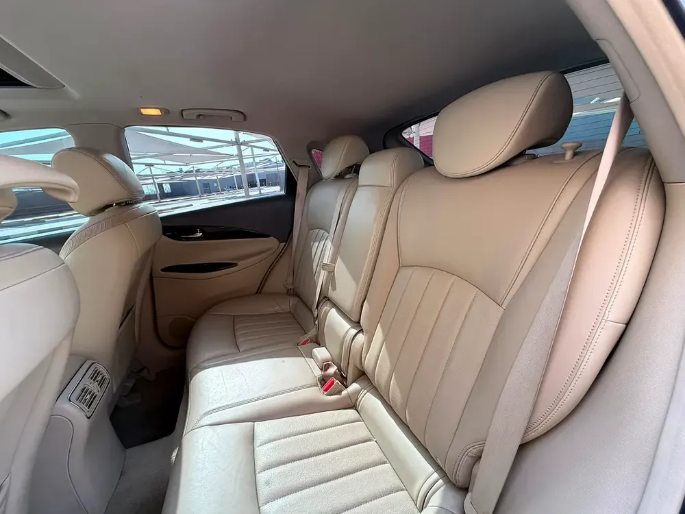 Infiniti QX50 Luxury 2015 GCC Specs - No Accidents - Mint Condition - Image 7