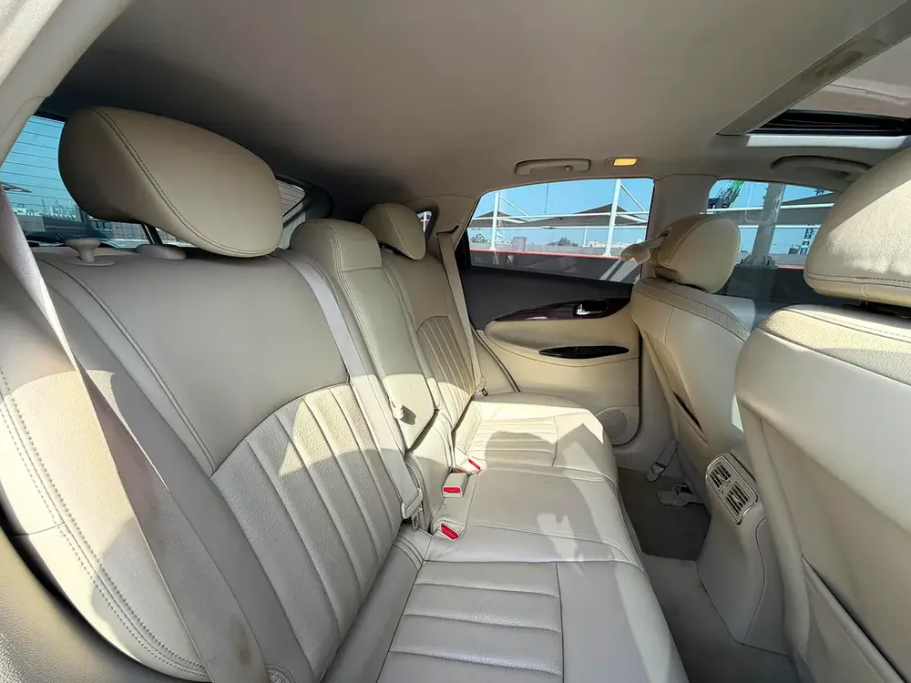 Infiniti QX50 Luxury 2015 GCC Specs - No Accidents - Mint Condition - Image 9