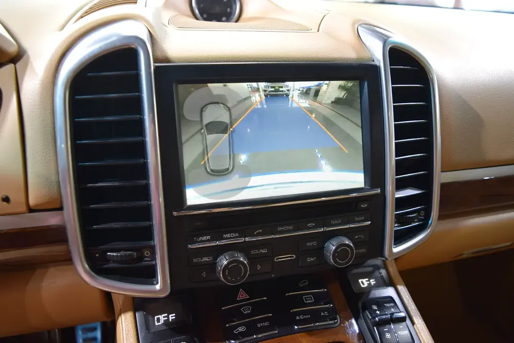V8 Engine 4.8L | GCC Specs | Excellent Condition | Single Owner | Accident Free - Image 14