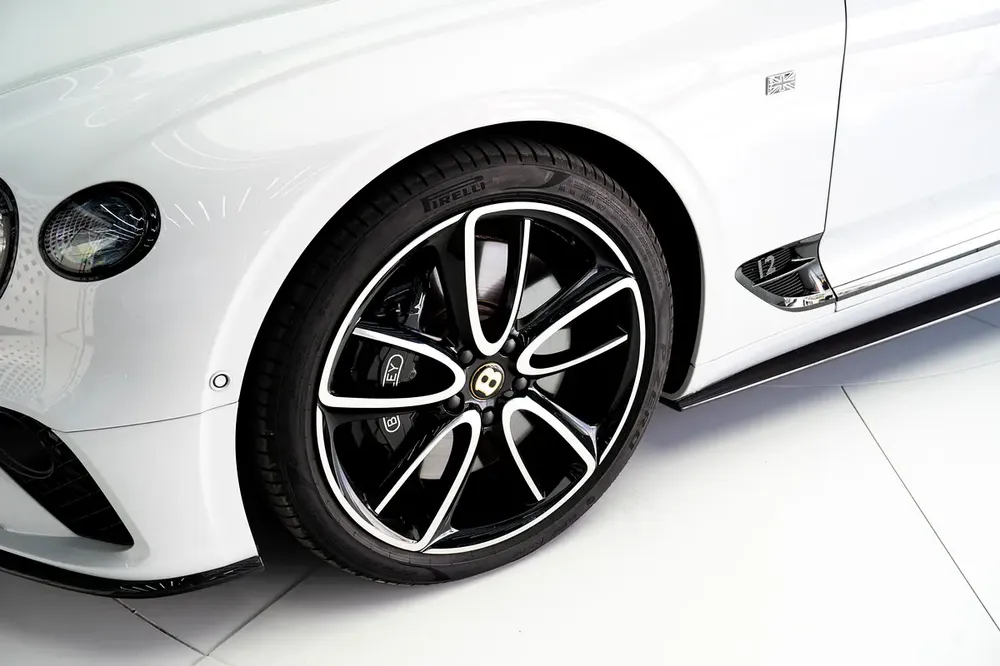 GTC W12 FIRST EDITION - CARBON INTERIOR - WARRANTY DEC 2025 - Image 7