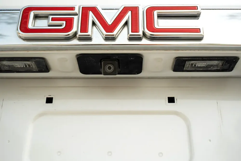 GMC Yukon Denali 2019 - American Specs - Fully Loaded- 160,000 KM - Image 6