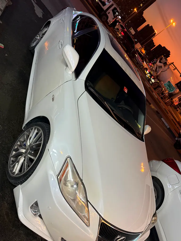 Lexus IS 300 2009 GCC Specs - Well Maintained Luxury Sedan - Image 5