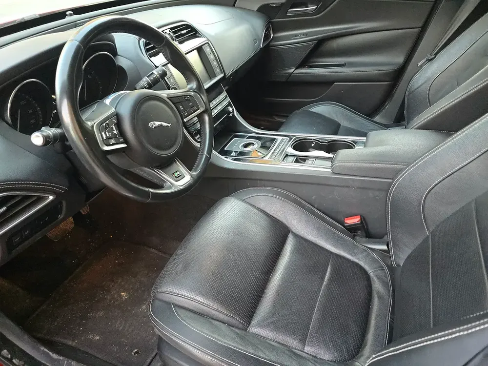 Jaguar XE R-Sport 2016 - European Specs free accident panoramic low mileage only 128000km original p - Image 11