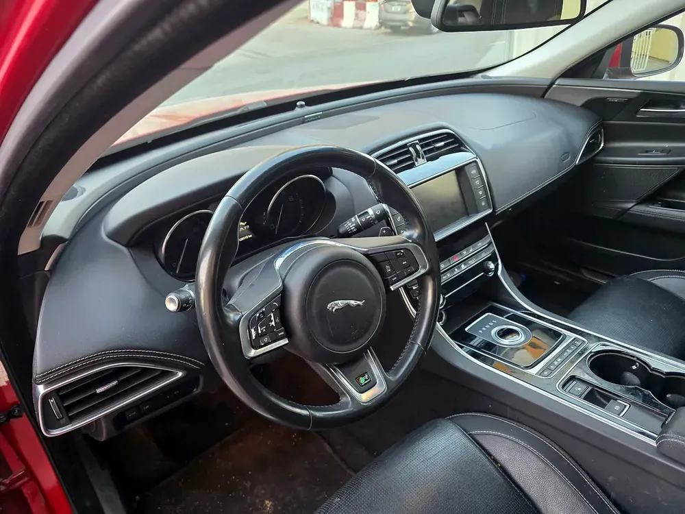 Jaguar XE R-Sport 2016 - European Specs free accident panoramic low mileage only 128000km original p - Image 16