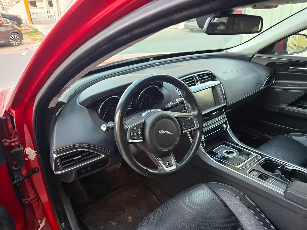 Jaguar XE R-Sport 2016 - European Specs free accident panoramic low mileage only 128000km original p - Image 9
