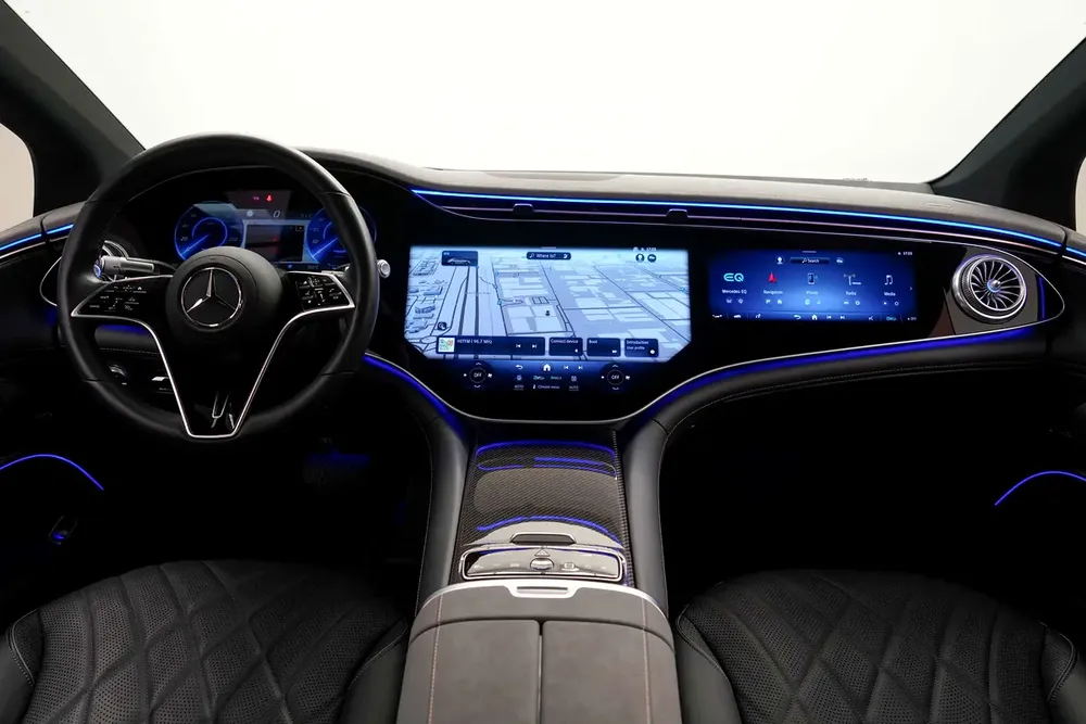 2022 MERCEDES EQS 580 4MATIC / GCC / BURMESTER SOUND / DEALER WARRANTY AND SERVICE - Image 8