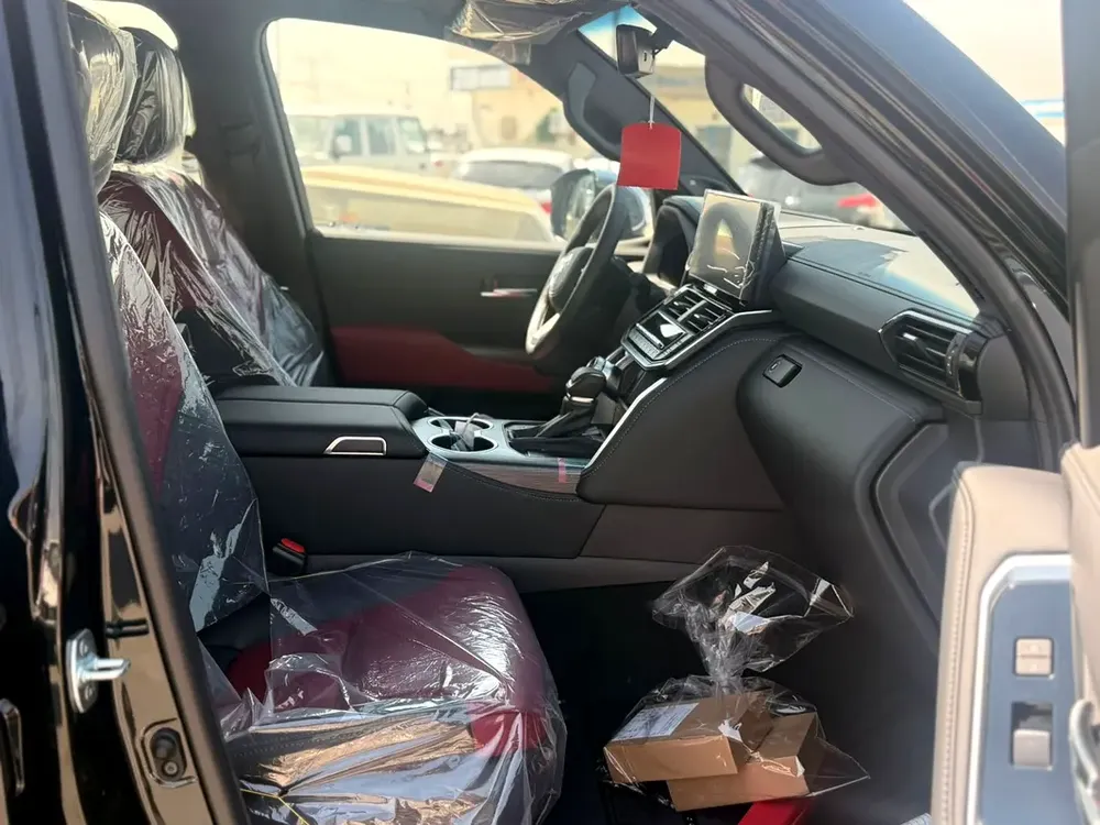 Toyota Land Cruiser VXR 3.5tt  2026 GCC Specs - Image 10