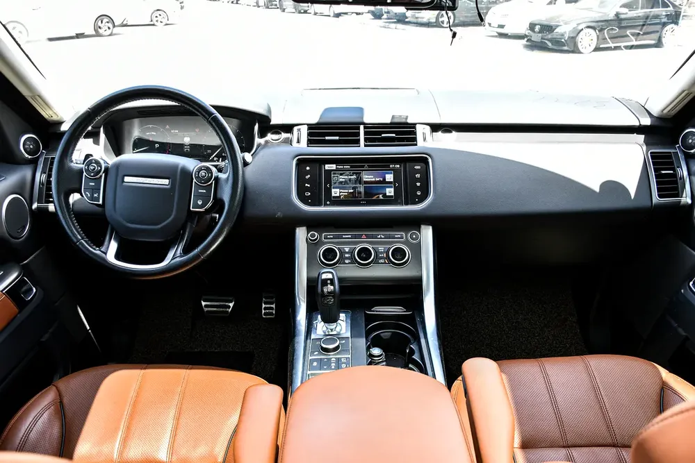 2016 Land Rover Range Rover Sport HSE Dynamic - Korean Specs - Pristine Condition - Image 10