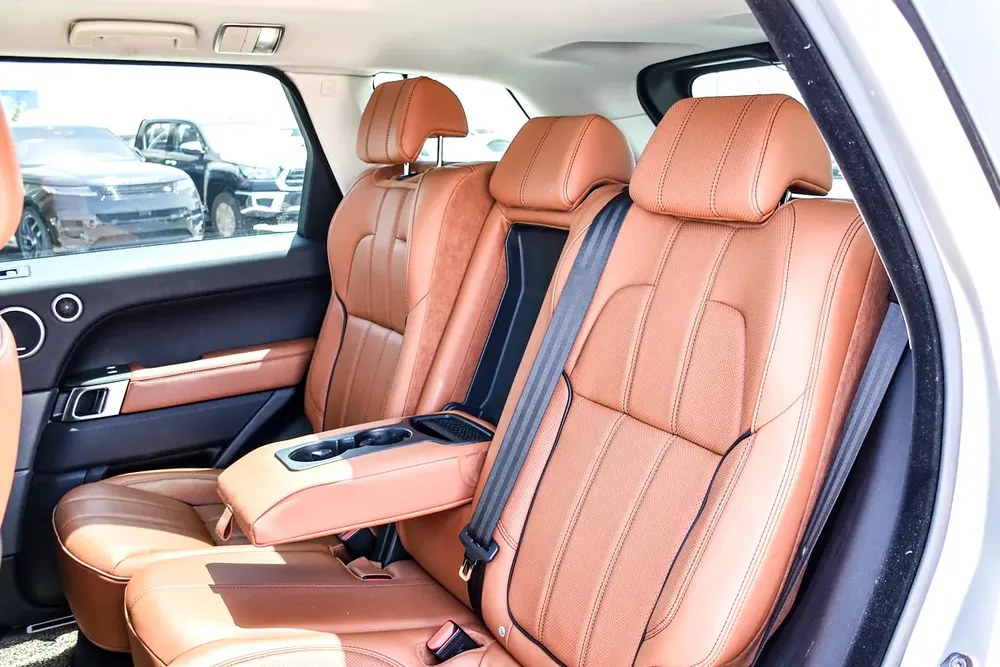 2016 Land Rover Range Rover Sport HSE Dynamic - Korean Specs - Pristine Condition - Image 9