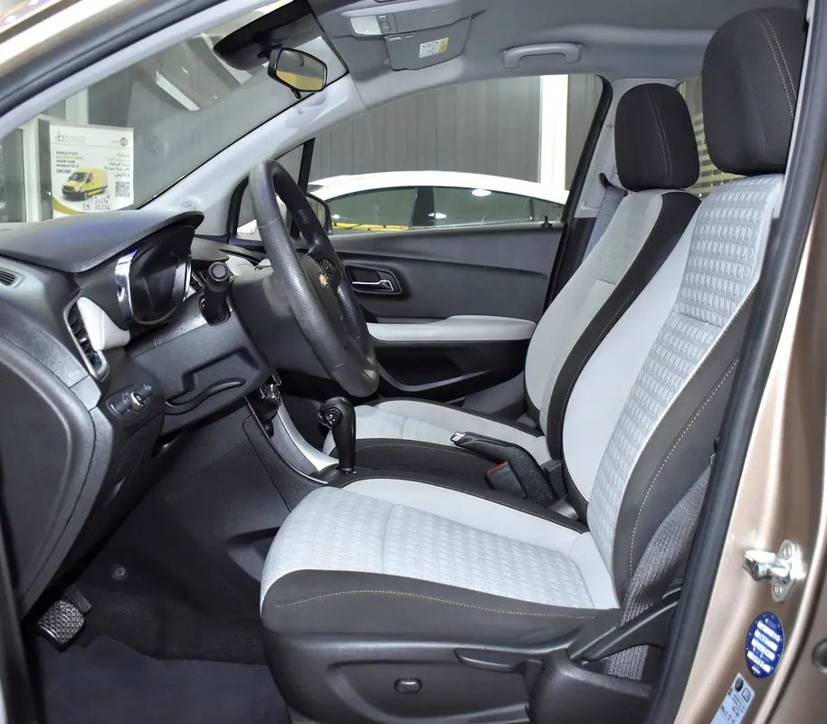 AED 476 EMi at 0% DP | Chevrolet Trax LT ( 2019 Model ) in Brown / Beige Color GCC Specs - Image 10