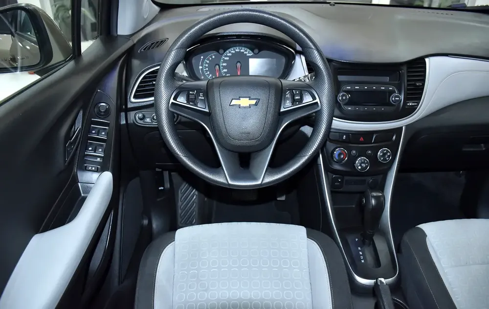 AED 476 EMi at 0% DP | Chevrolet Trax LT ( 2019 Model ) in Brown / Beige Color GCC Specs - Image 12