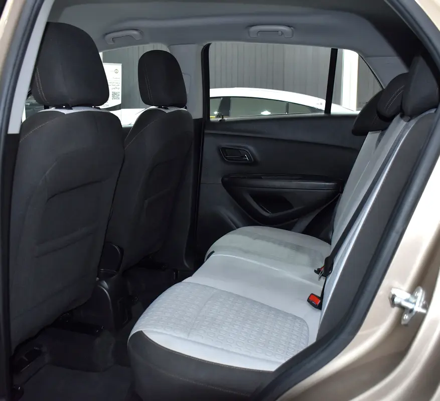 AED 476 EMi at 0% DP | Chevrolet Trax LT ( 2019 Model ) in Brown / Beige Color GCC Specs - Image 14