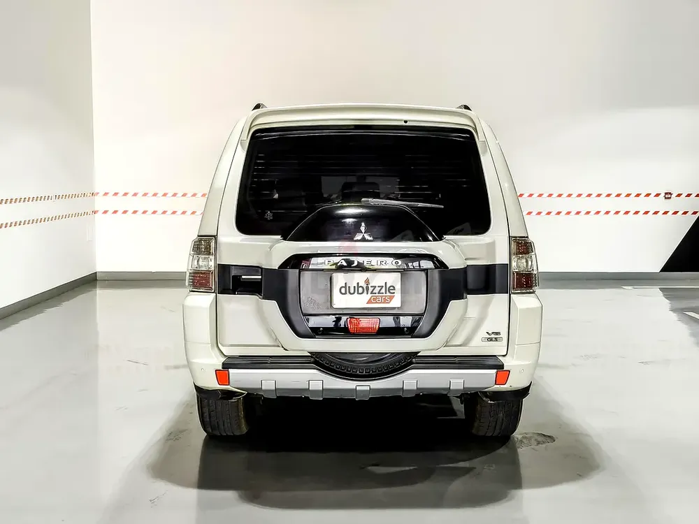 AED 843/month | 2017 Mitsubishi Pajero  | GCC Specs | Ref#470583 - Image 7