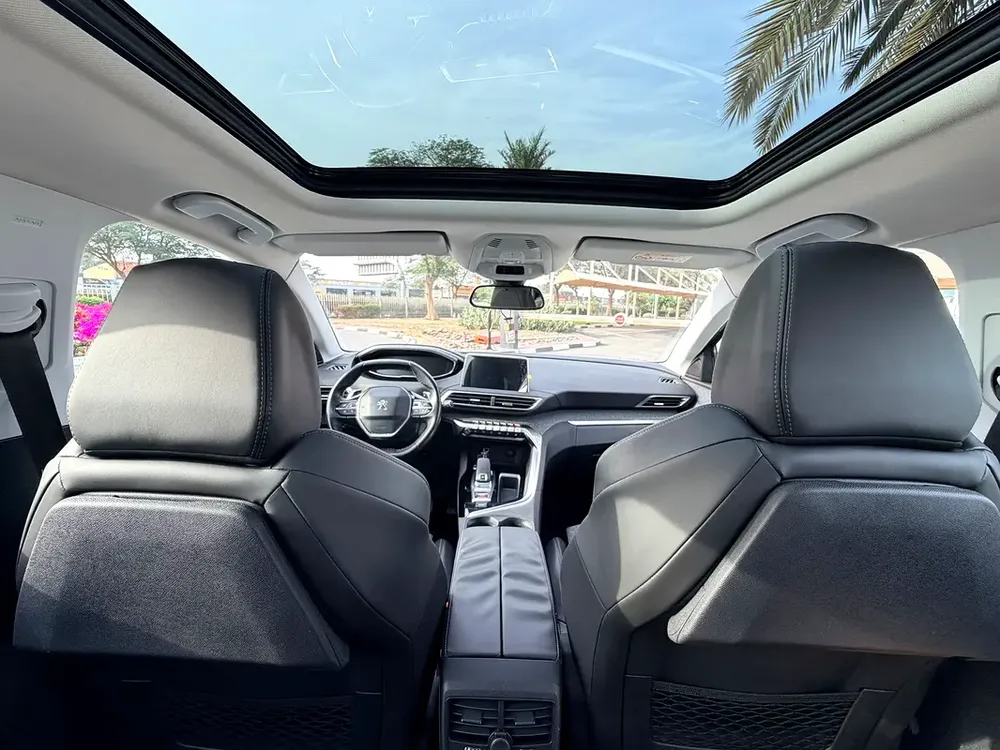 PEUGEOT 5008 FULL OPTION GCC SPECS SINGLE OWNER FULL SERVICE HISTORY AVAILABLE - Image 14