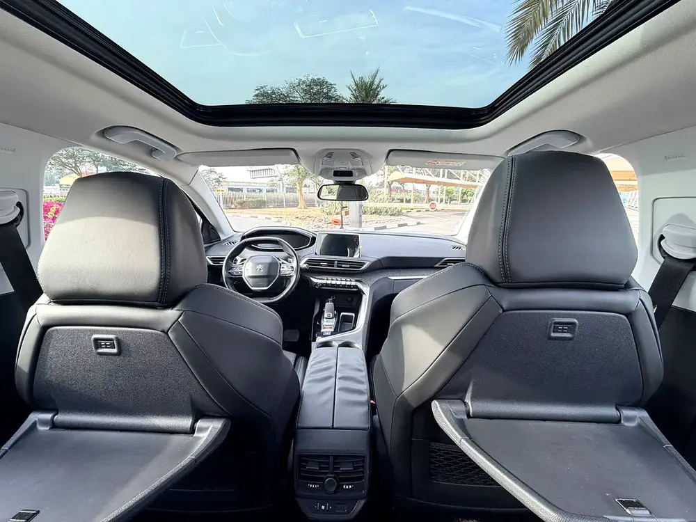 PEUGEOT 5008 FULL OPTION GCC SPECS SINGLE OWNER FULL SERVICE HISTORY AVAILABLE - Image 15