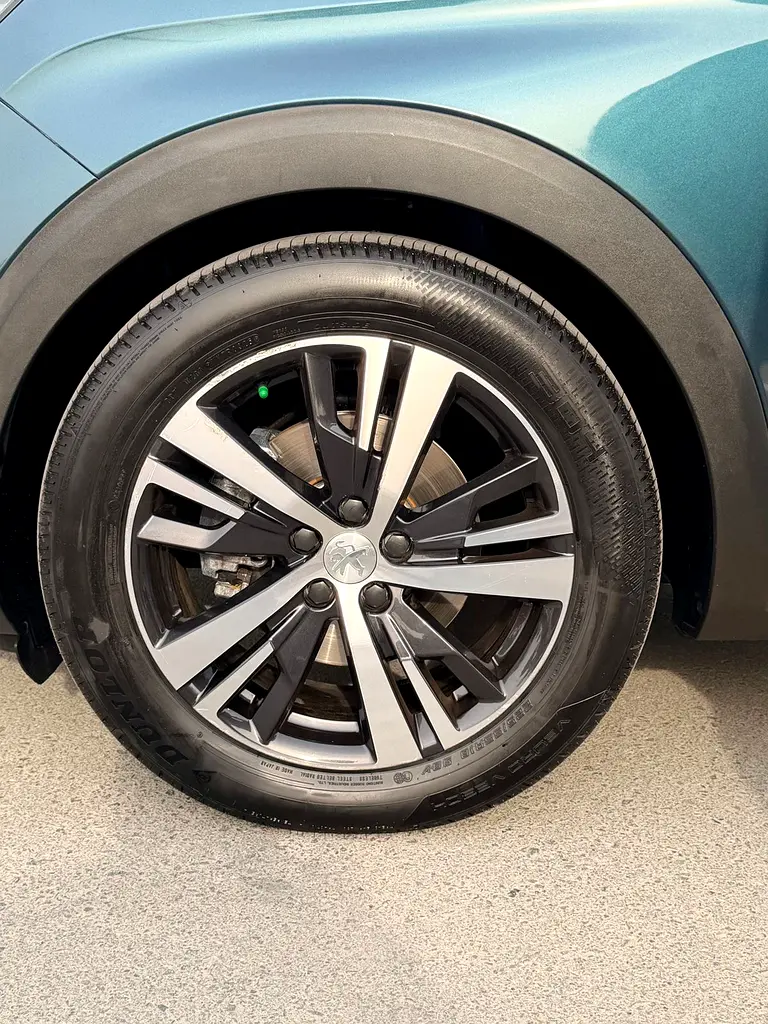 PEUGEOT 5008 FULL OPTION GCC SPECS SINGLE OWNER FULL SERVICE HISTORY AVAILABLE - Image 20