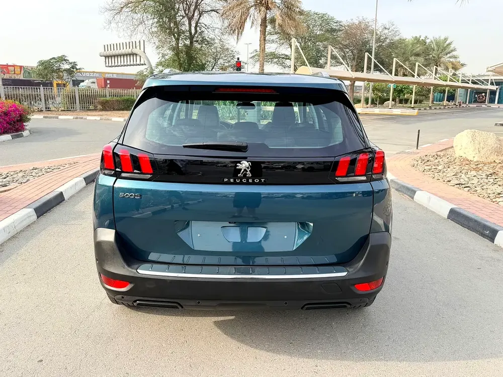 PEUGEOT 5008 FULL OPTION GCC SPECS SINGLE OWNER FULL SERVICE HISTORY AVAILABLE - Image 7