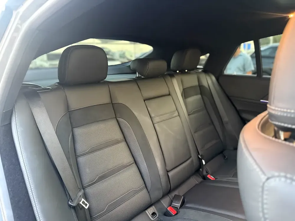 MERCEDES GLE 63s COUPE - 2022 - 30,000 kms - FULL OPTION - JAPANESE SPEC - Image 11