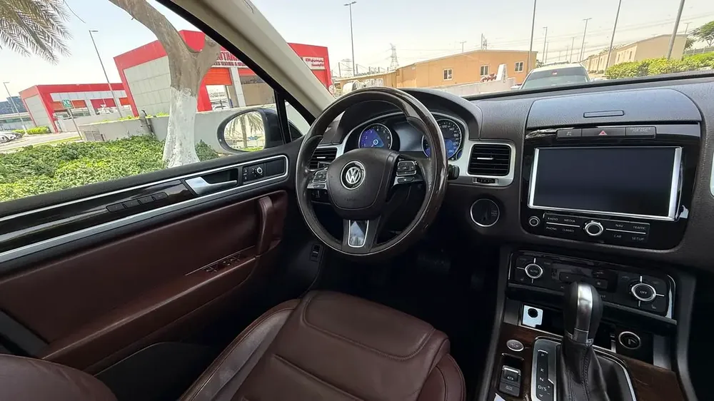2013 Volkswagen Touareg Highline | G.C.C | Full Options - Image 14
