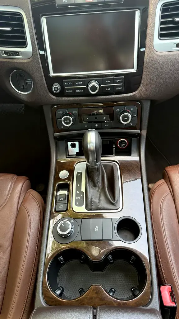 2013 Volkswagen Touareg Highline | G.C.C | Full Options - Image 15