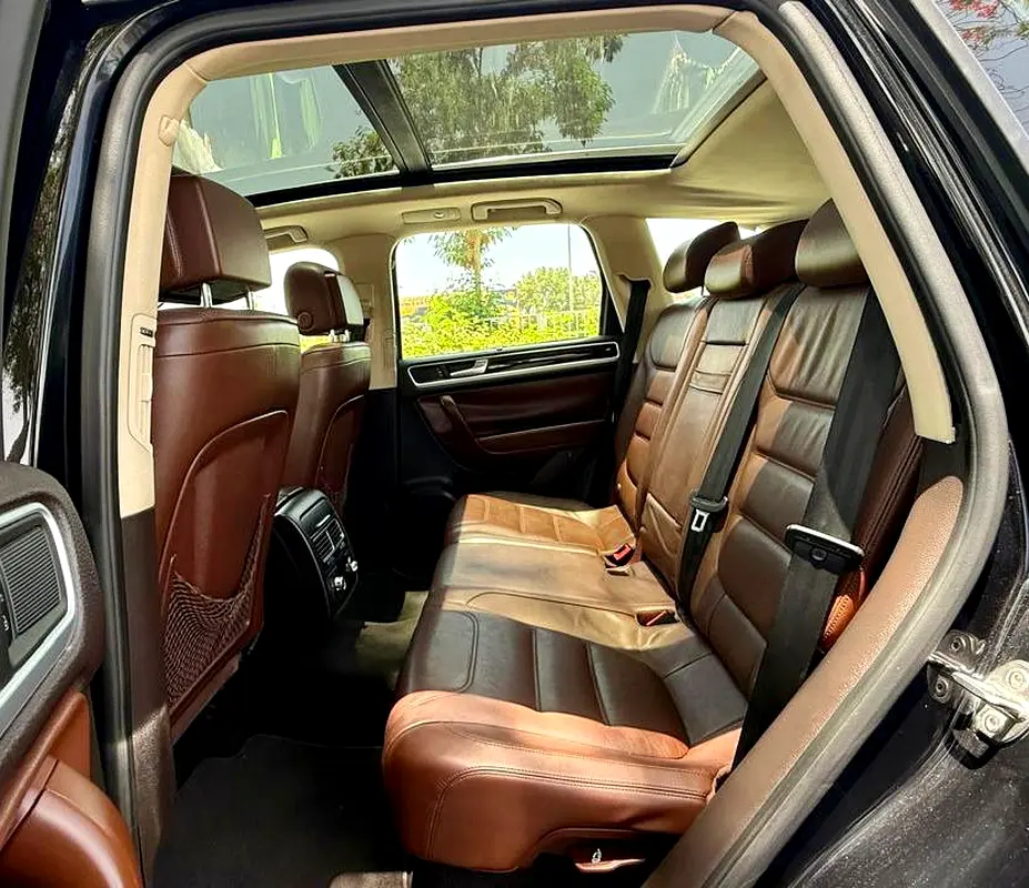 2013 Volkswagen Touareg Highline | G.C.C | Full Options - Image 18