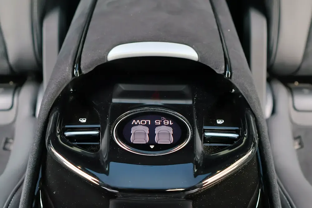 Ferrari Purosangue 2024 | 10% Below Market | Carbon Fibre Interior  Exterior Package - Image 17