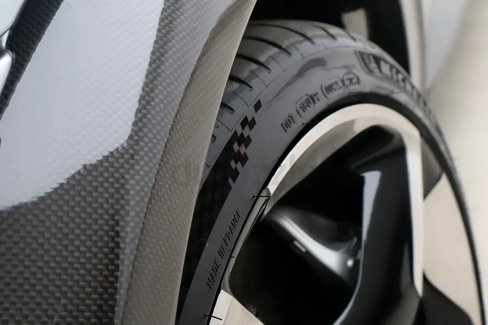 Ferrari Purosangue 2024 | 10% Below Market | Carbon Fibre Interior  Exterior Package - Image 8