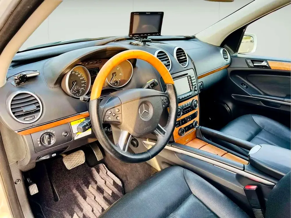 BENZ GL550 | 2007 | CLEAN CAR | FRESH JAPAN IMPORT - Image 9