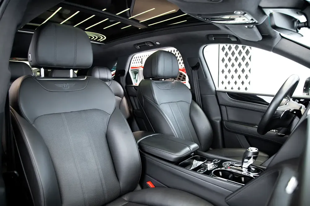 BENTAYGA W12 - CARBON EXTERIOR - PANORAMIC ROOF - WARRANTY AVAILABLE - Image 15