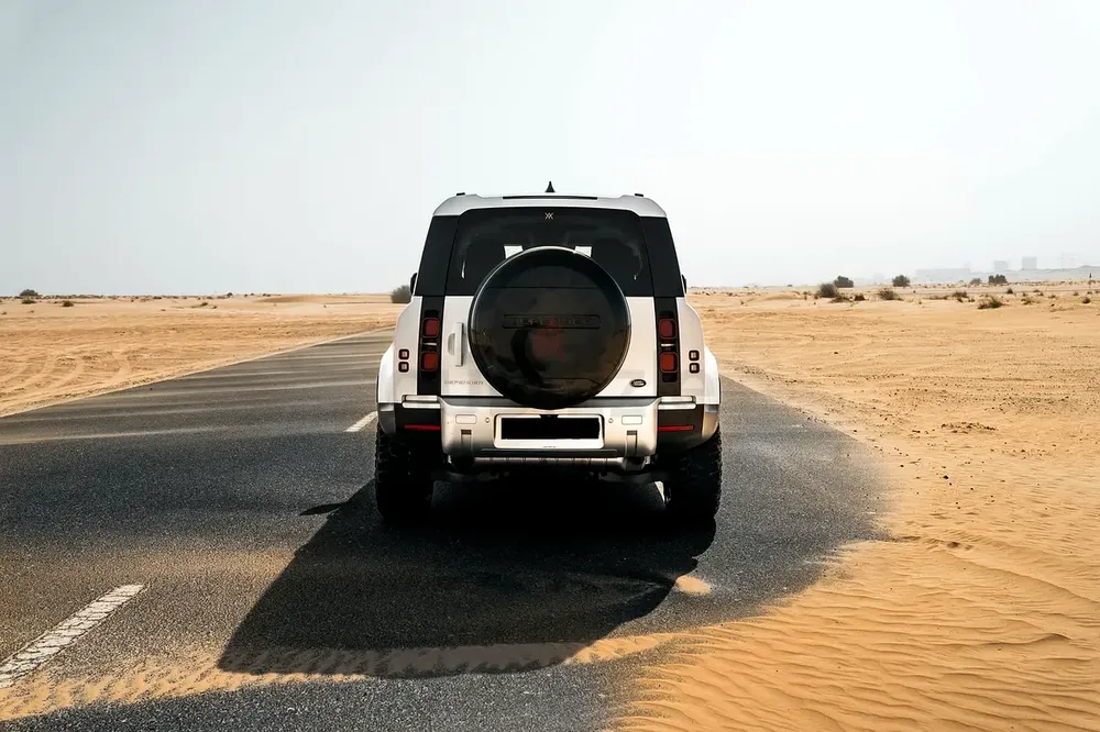 LAND ROVER DEFENDER FIRST OWNER CLEAN SPECIAL RIMS - Image 4