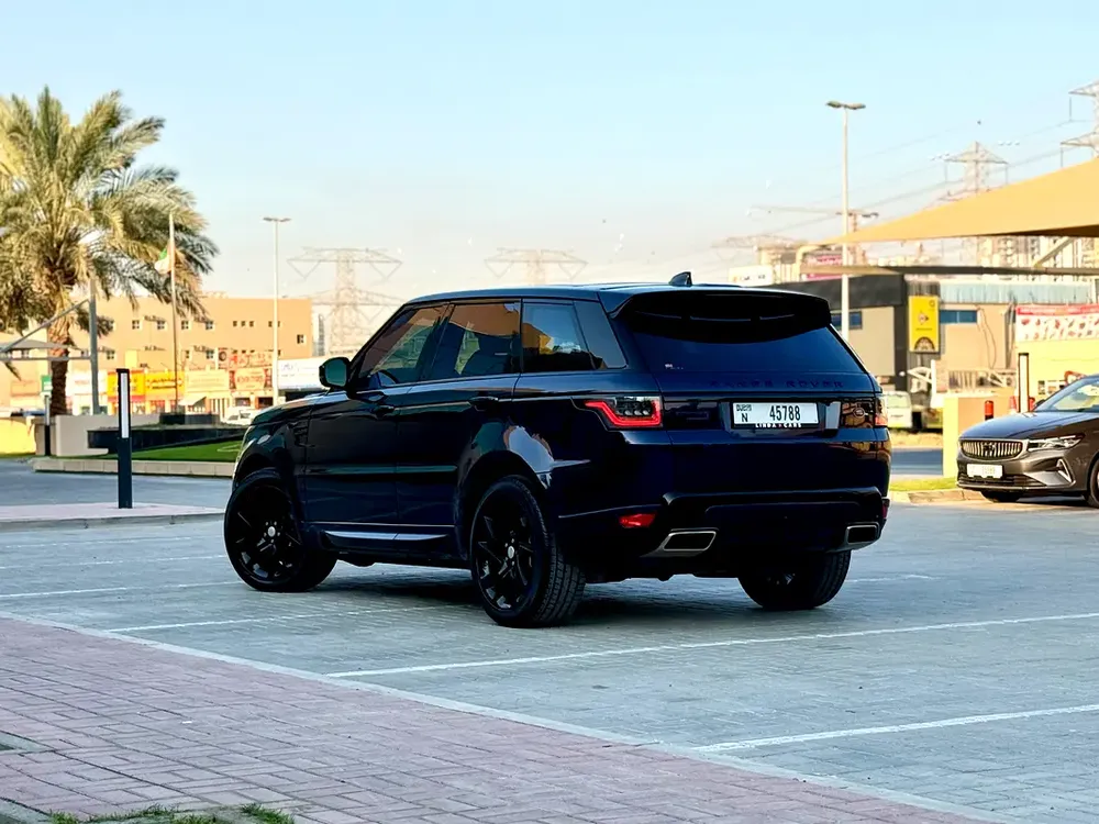 🔥 Range Rover Sport Supercharger 2019 GCC | Full service history with agency | Very Clean Car 🔥 - Image 12