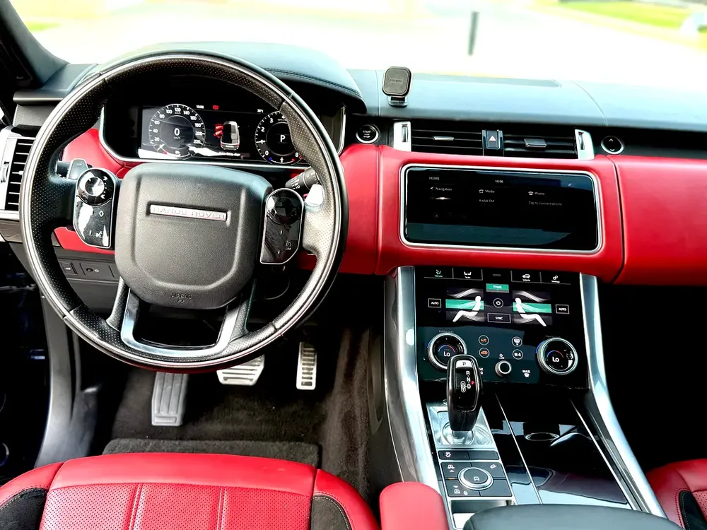 🔥 Range Rover Sport Supercharger 2019 GCC | Full service history with agency | Very Clean Car 🔥 - Image 9