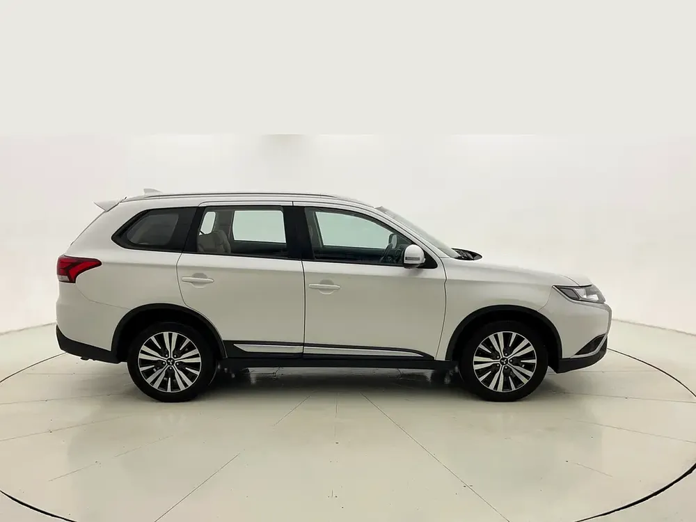 AED 977/m | 0 DP | Free 3 Months Warranty | Service History | 30D Return | MITSUBISHI OUTLANDER 2023 - Image 5