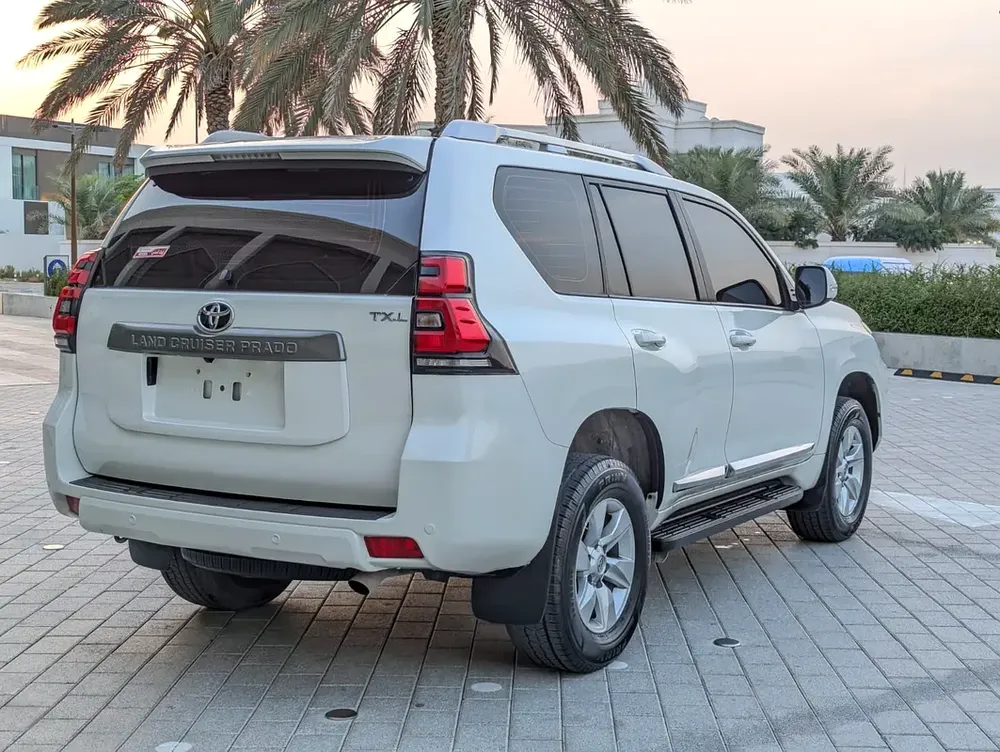 TOYOTA PRADO 2020 GCC V4 2.7L ACCIDENT FREE IN EXCELLENT CONDITION - Image 13