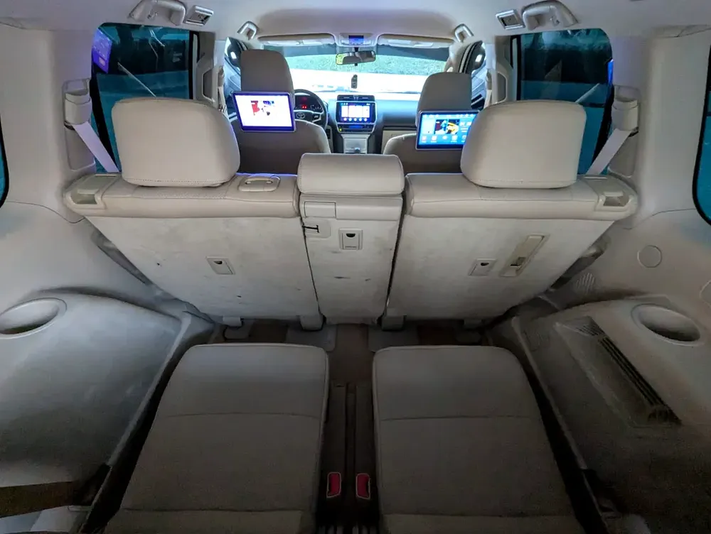 TOYOTA PRADO 2020 GCC V4 2.7L ACCIDENT FREE IN EXCELLENT CONDITION - Image 6