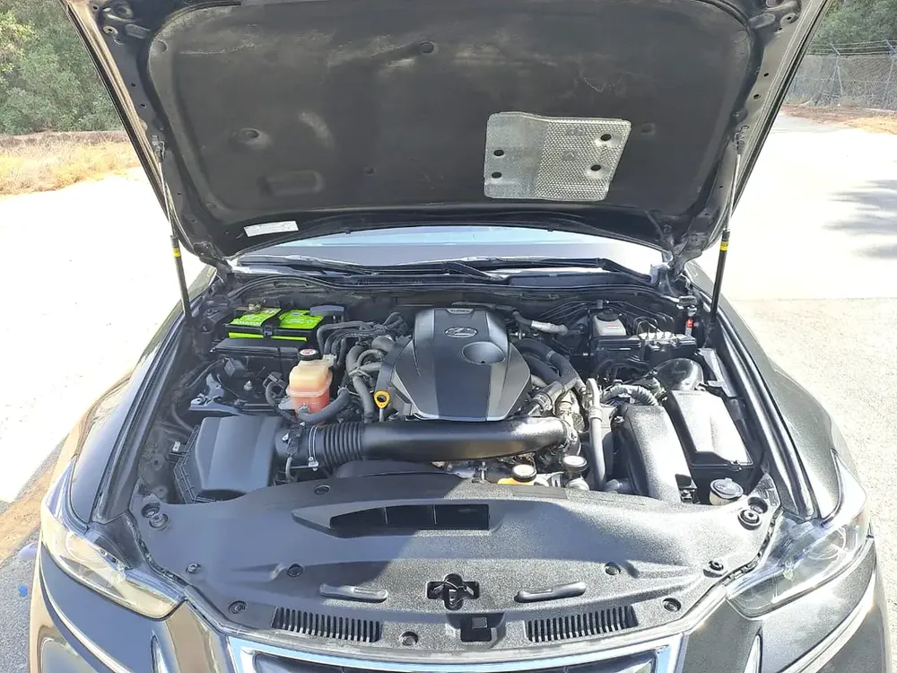 LEXUS IS300 2020 GCC V4 125000 KM ONLY VERY CLRAN CAR NO ACCIDENT - Image 10