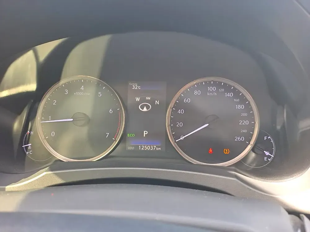 LEXUS IS300 2020 GCC V4 125000 KM ONLY VERY CLRAN CAR NO ACCIDENT - Image 11