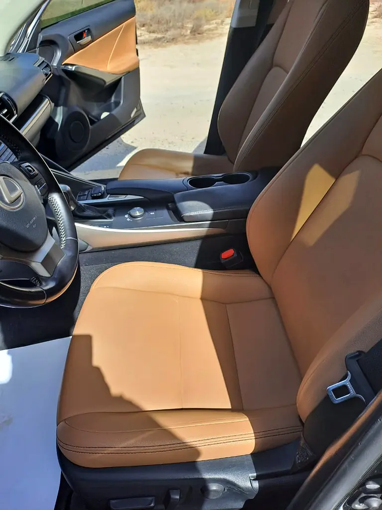 LEXUS IS300 2020 GCC V4 125000 KM ONLY VERY CLRAN CAR NO ACCIDENT - Image 12